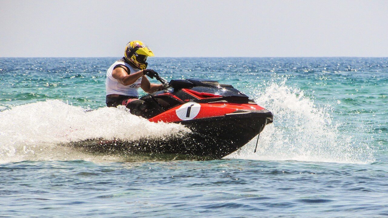 Enjoy the world, Enjoy in the sea.
